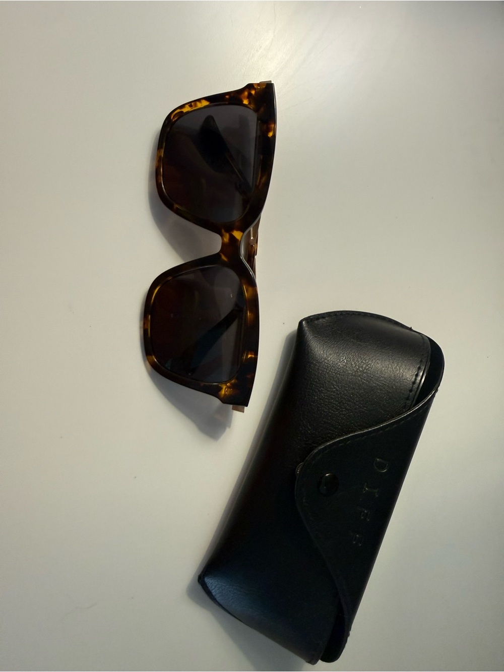 Diff Eyewear Tortoiseshell Sunglasses with Dark Lenses